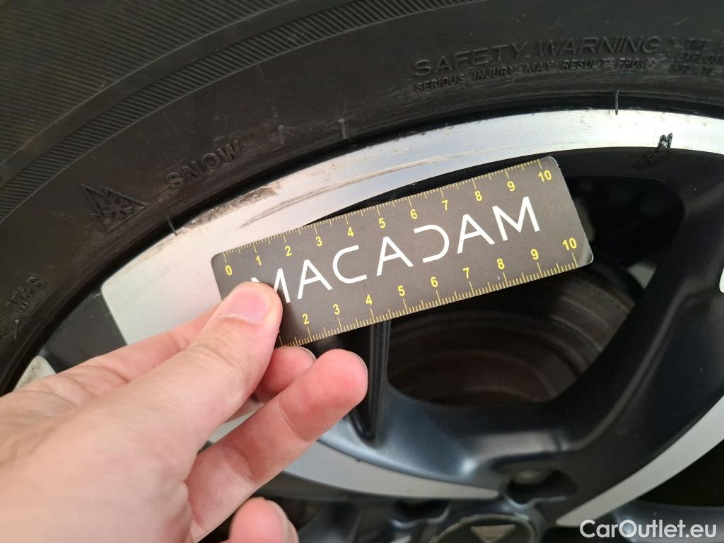  DS  DS7 DS DS 7 Crossback / 2017 / 5P / SUV BlueHDi 130 Manuel Executive #22