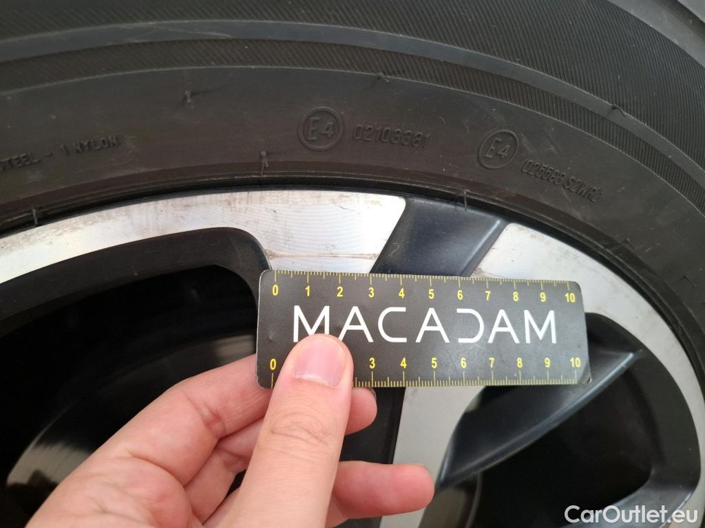  DS  DS7 DS DS 7 Crossback / 2017 / 5P / SUV BlueHDi 130 Manuel Executive #11