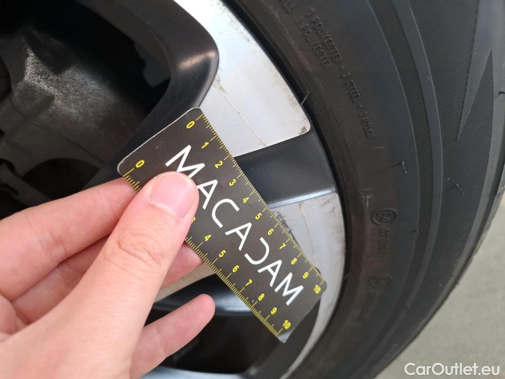  DS  DS7 DS DS 7 Crossback / 2017 / 5P / SUV BlueHDi 130 Manuel Executive #30