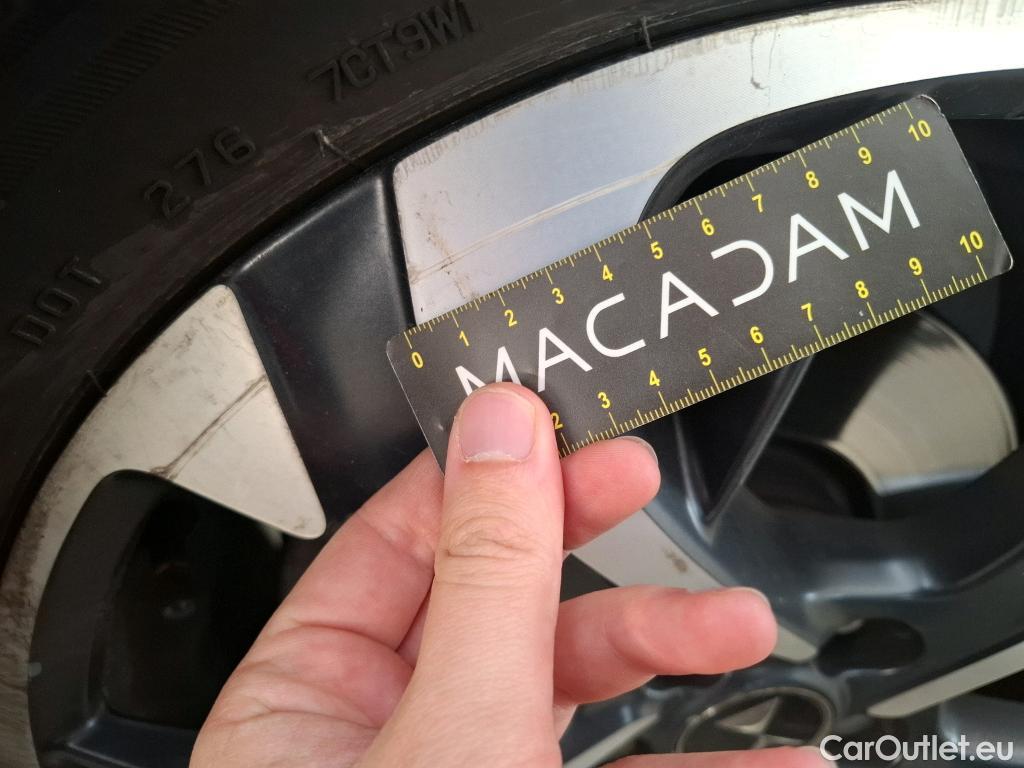  DS  DS7 DS DS 7 Crossback / 2017 / 5P / SUV BlueHDi 130 Manuel Executive #10