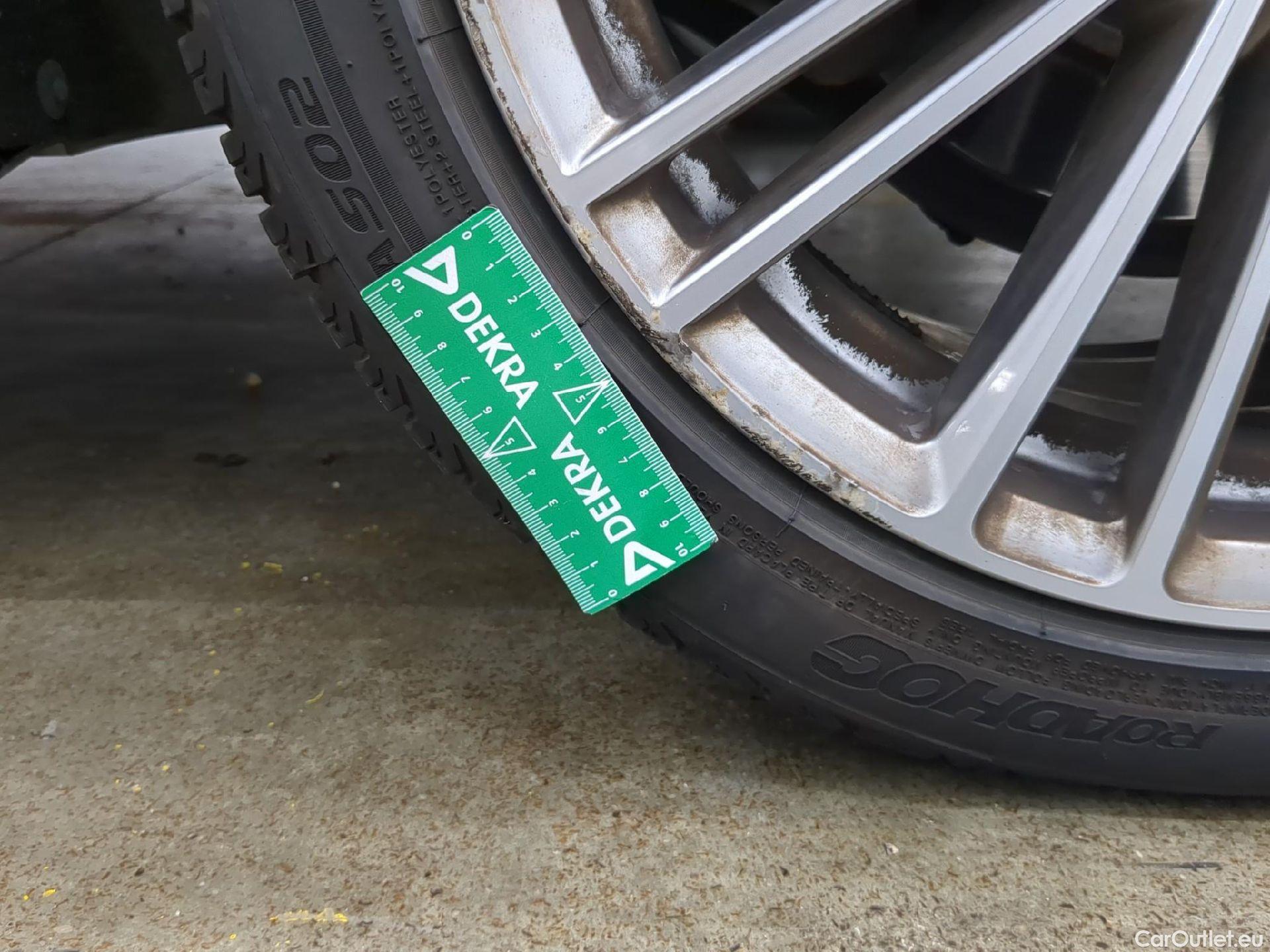  Bmw  Serie 1 Série 1 Berline 118d UrbanChic 2.0 150CV BVM6 E6 #8