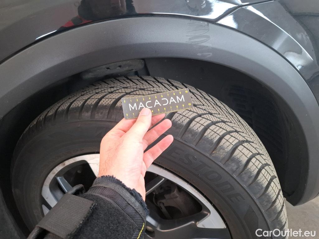  DS  DS7 DS DS 7 Crossback / 2017 / 5P / SUV BlueHDi 130 Manuel Executive #40