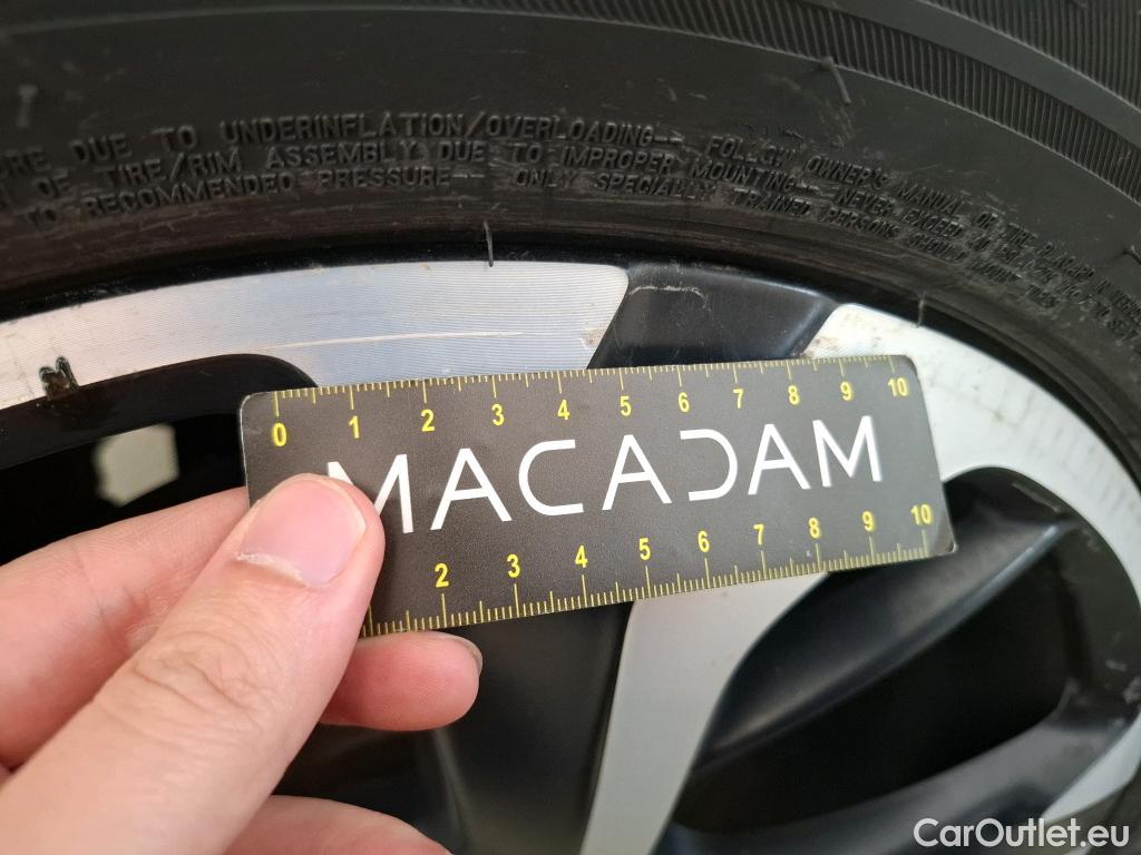  DS  DS7 DS DS 7 Crossback / 2017 / 5P / SUV BlueHDi 130 Manuel Executive #23