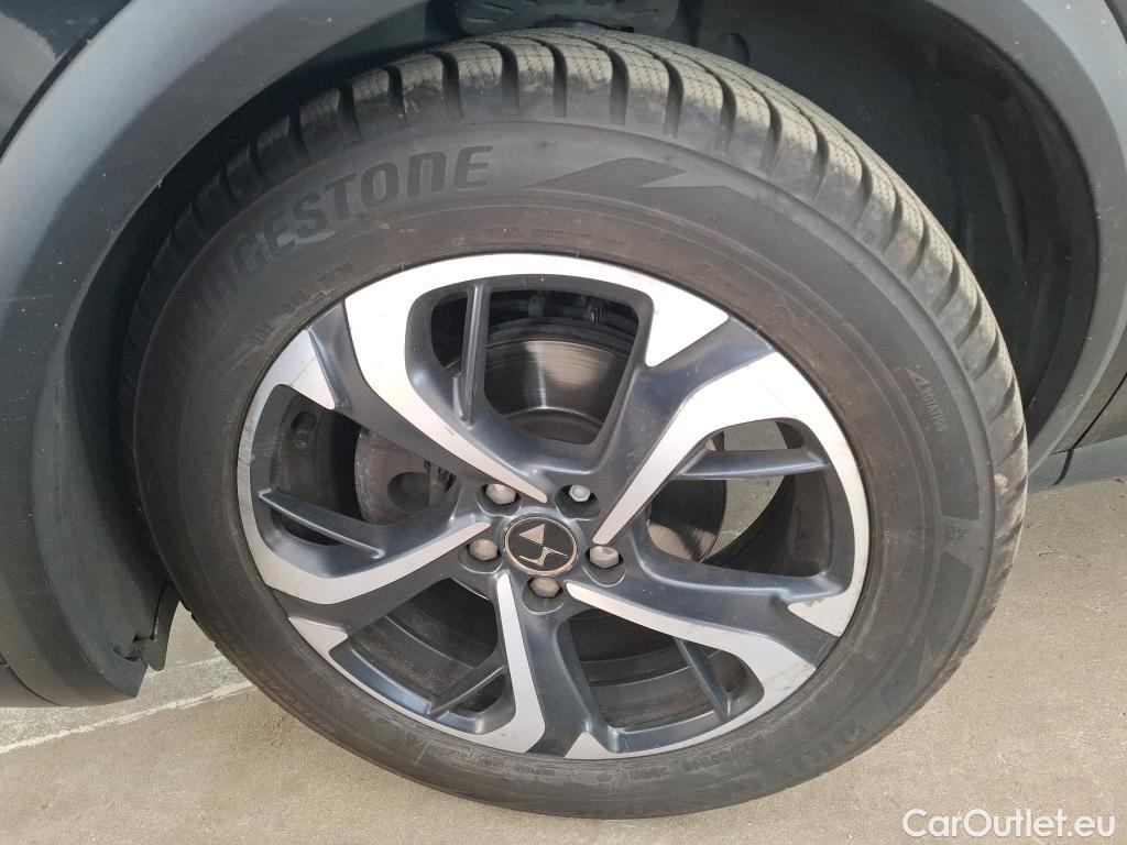  DS  DS7 DS DS 7 Crossback / 2017 / 5P / SUV BlueHDi 130 Manuel Executive #8