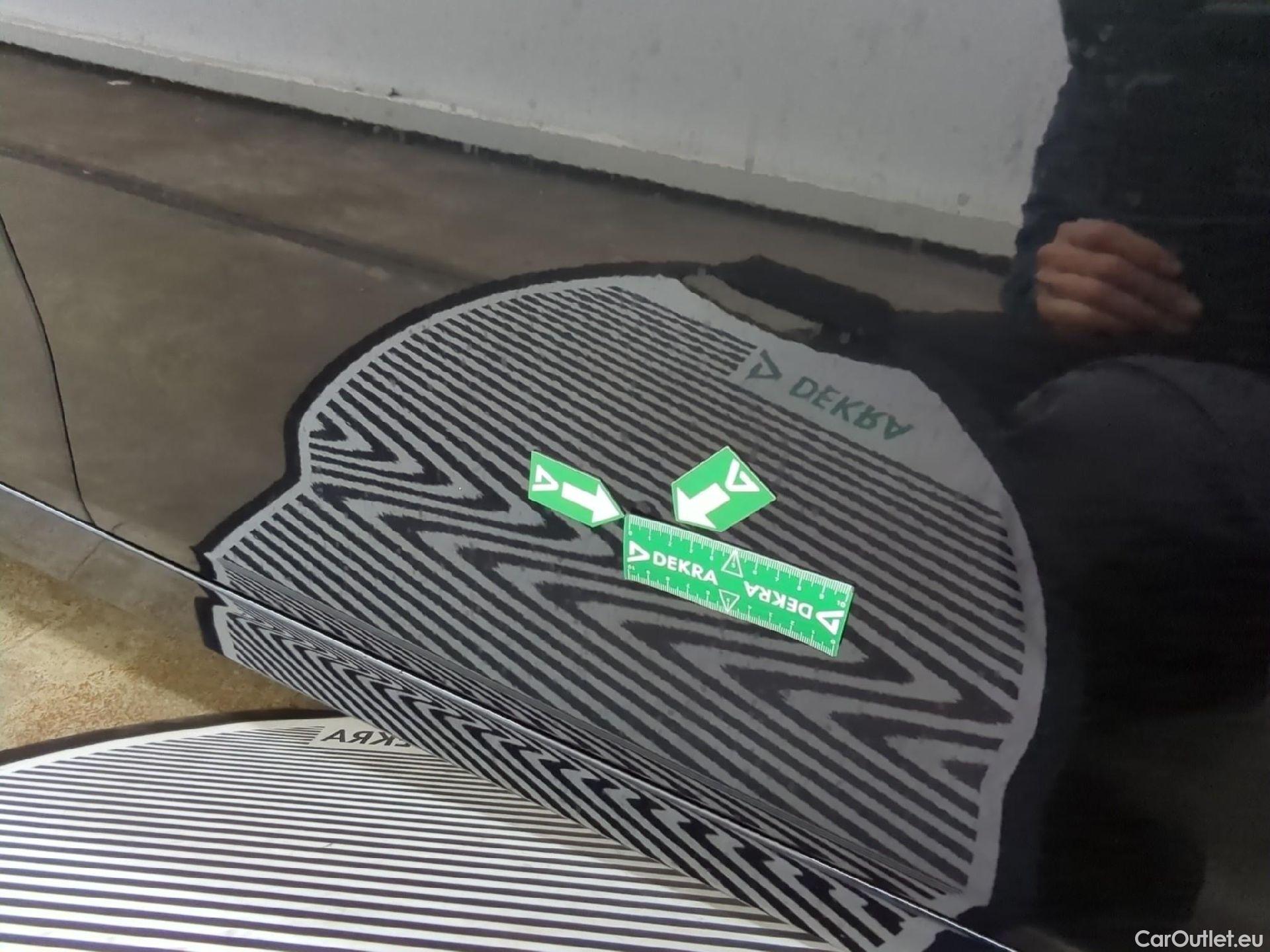  Bmw  Serie 1 Série 1 Berline 118d UrbanChic 2.0 150CV BVM6 E6 #25