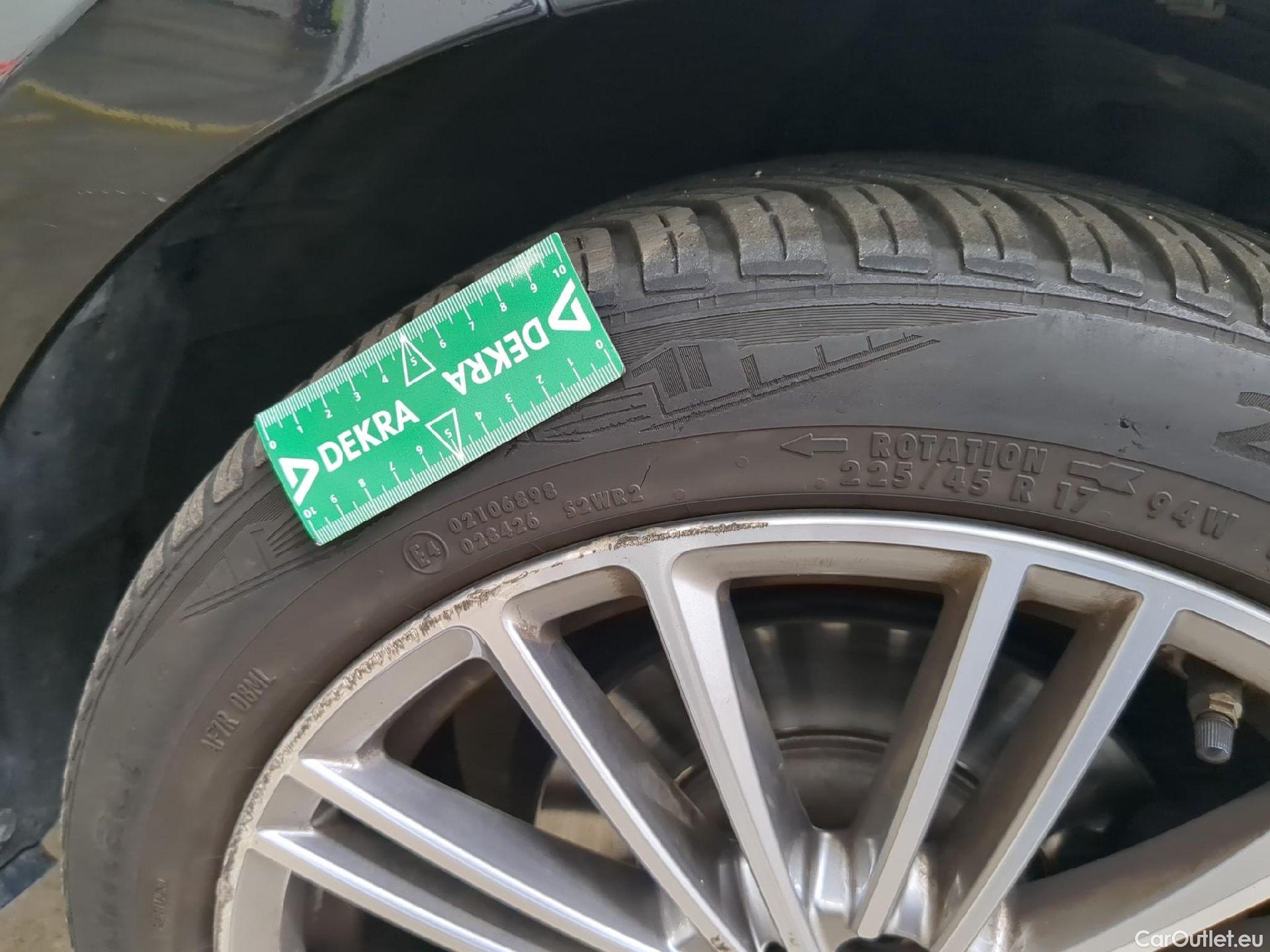  Bmw  Serie 1 Série 1 Berline 118d UrbanChic 2.0 150CV BVM6 E6 #3