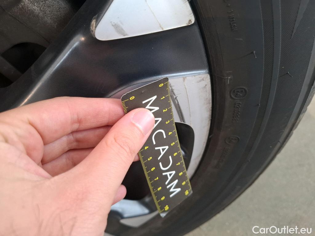  DS  DS7 DS DS 7 Crossback / 2017 / 5P / SUV BlueHDi 130 Manuel Executive #31