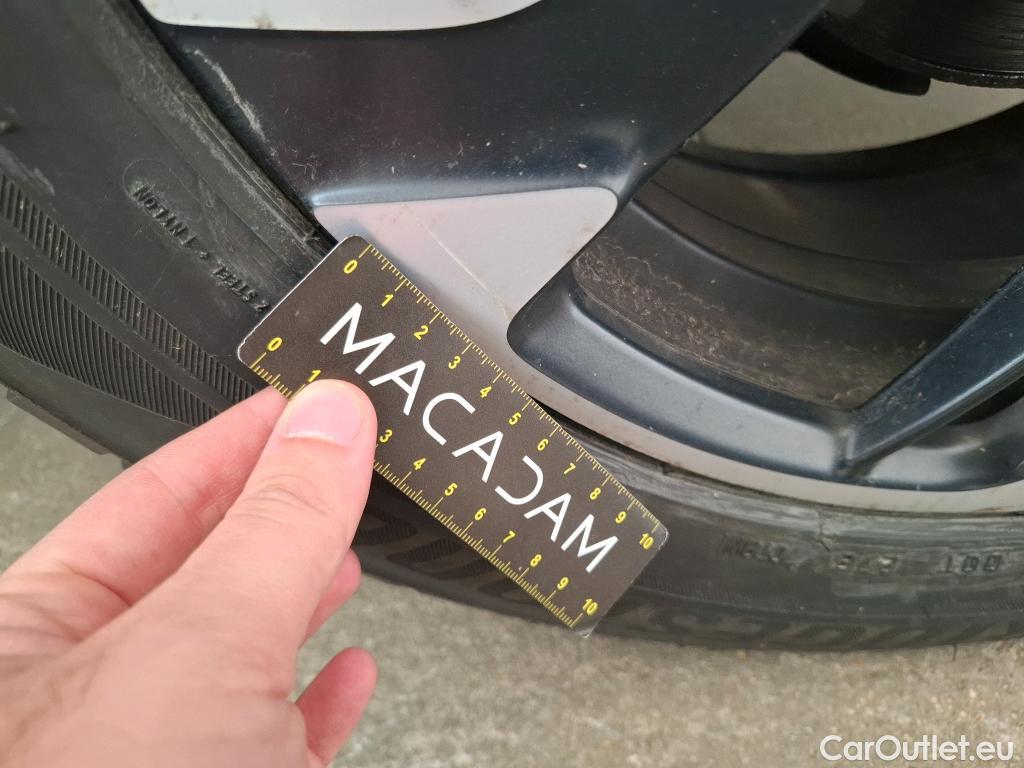  DS  DS7 DS DS 7 Crossback / 2017 / 5P / SUV BlueHDi 130 Manuel Executive #17