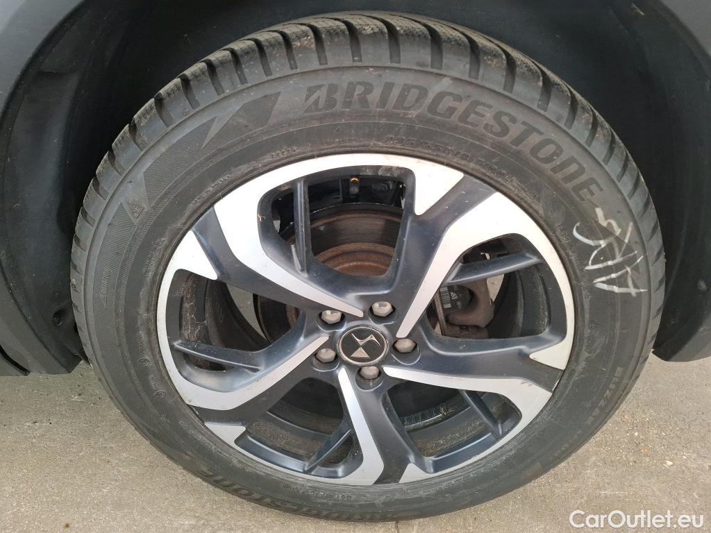  DS  DS7 DS DS 7 Crossback / 2017 / 5P / SUV BlueHDi 130 Manuel Executive #15