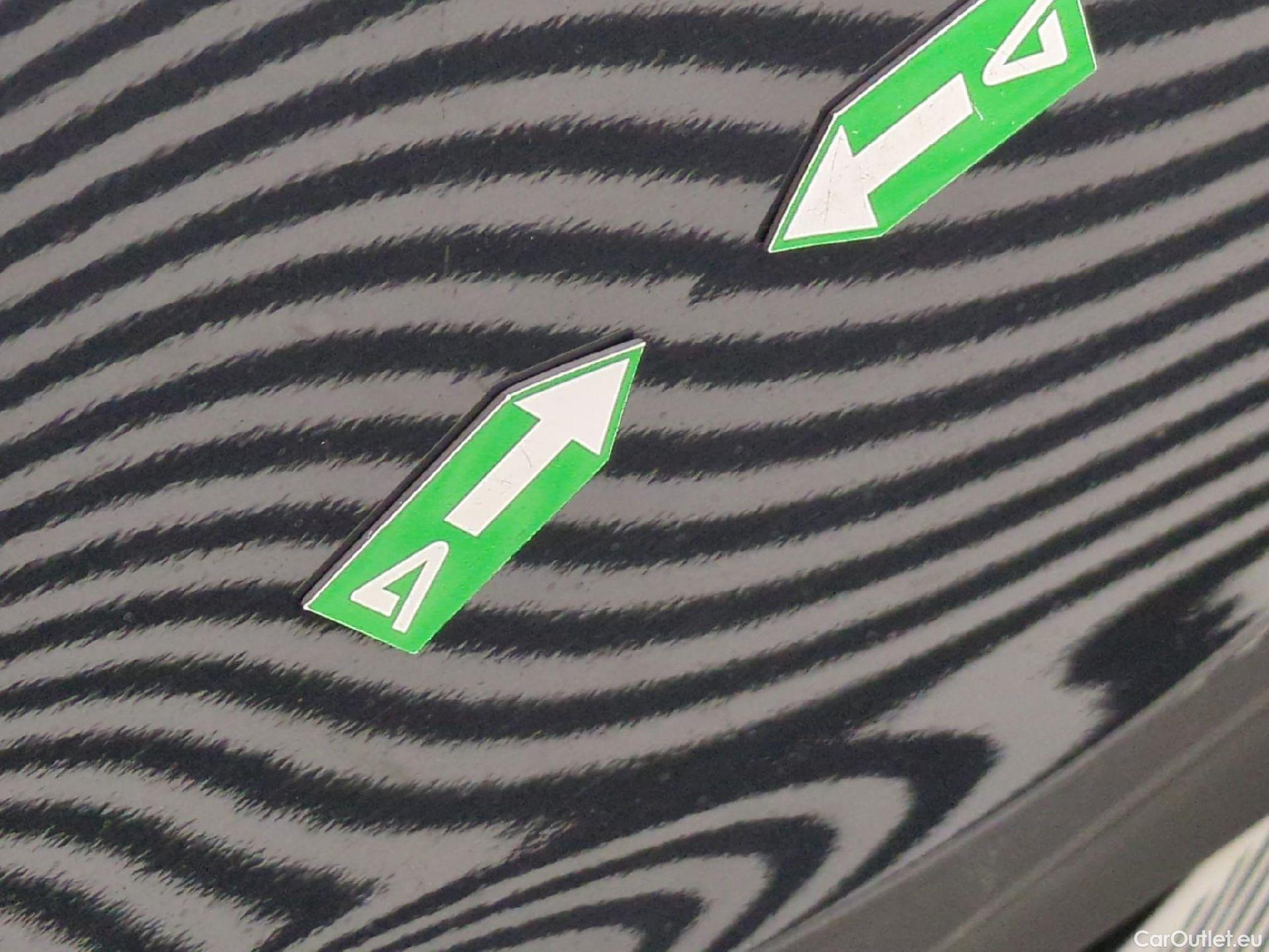  Hyundai  Konna HYUNDAI Kona / 2020 / 5P / SUV 1.0 T-GDI 120 HYBRID 48V BUSINESS #30