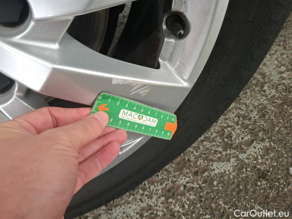  Peugeot  3008  Active Pack 1.5 HDi 130CV BVA8 E6d #49