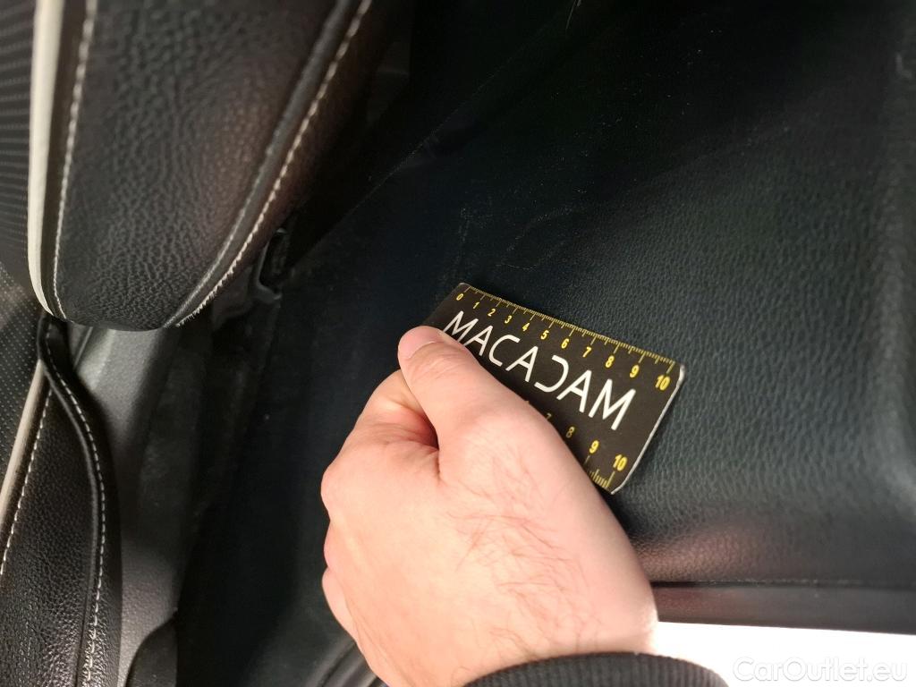  KIA  XCeed KIA  / 2019 / 5P / Crossover 1.6 GDI ISG ISG PHEV ACTIVE BUS DCT6 #9