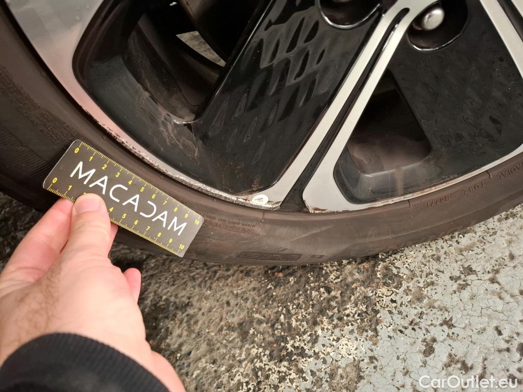  KIA  XCeed KIA  / 2019 / 5P / Crossover 1.6 GDI ISG ISG PHEV ACTIVE BUS DCT6 #7