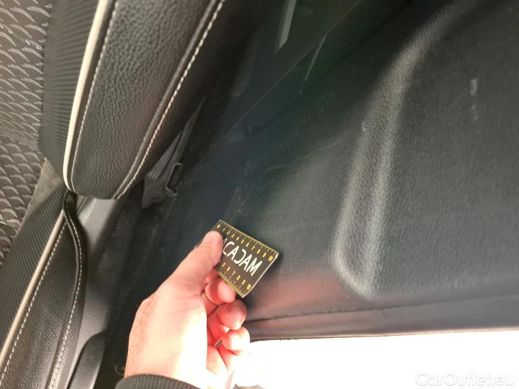  KIA  XCeed KIA  / 2019 / 5P / Crossover 1.6 GDI ISG ISG PHEV ACTIVE BUS DCT6 #8