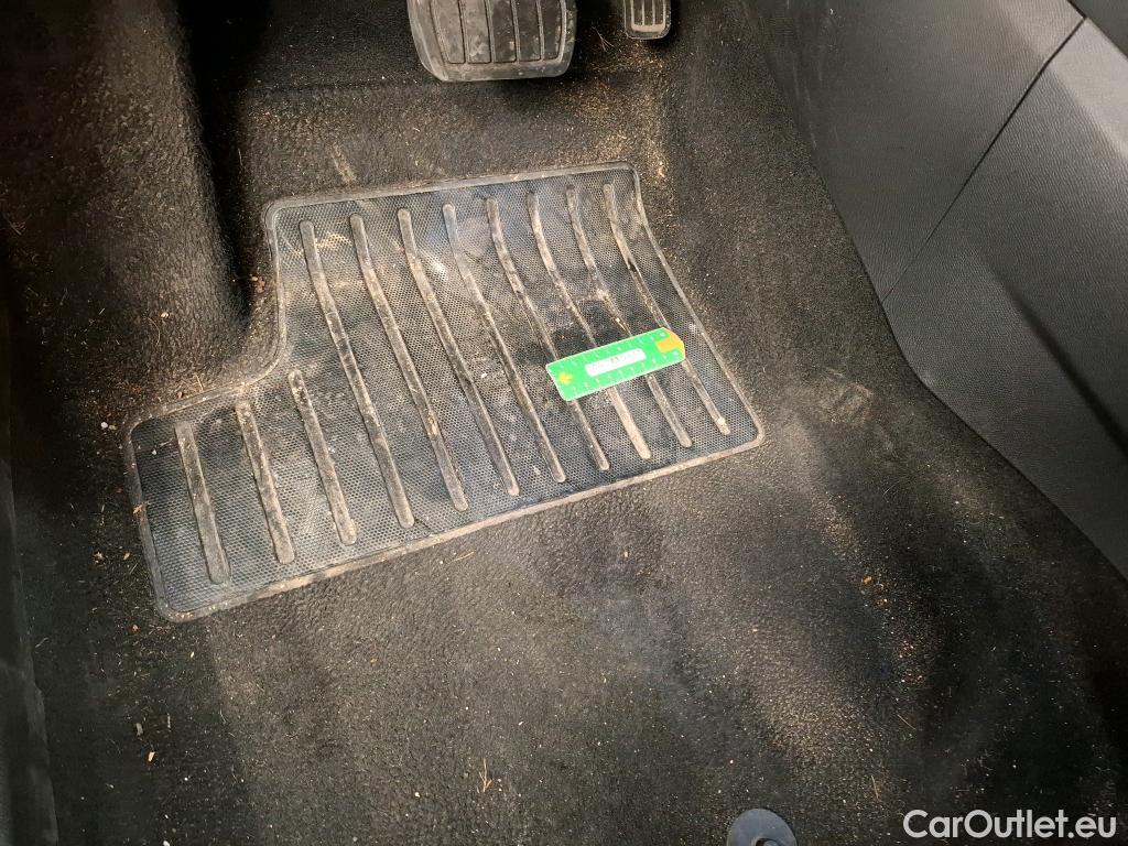  Peugeot  2008  Allure Pack 1.5 HDi 130CV BVA8 E6d #7