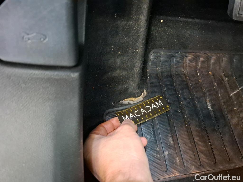  Peugeot  2008  Active Business 1.5 HDi 130CV BVA8 E6d #9