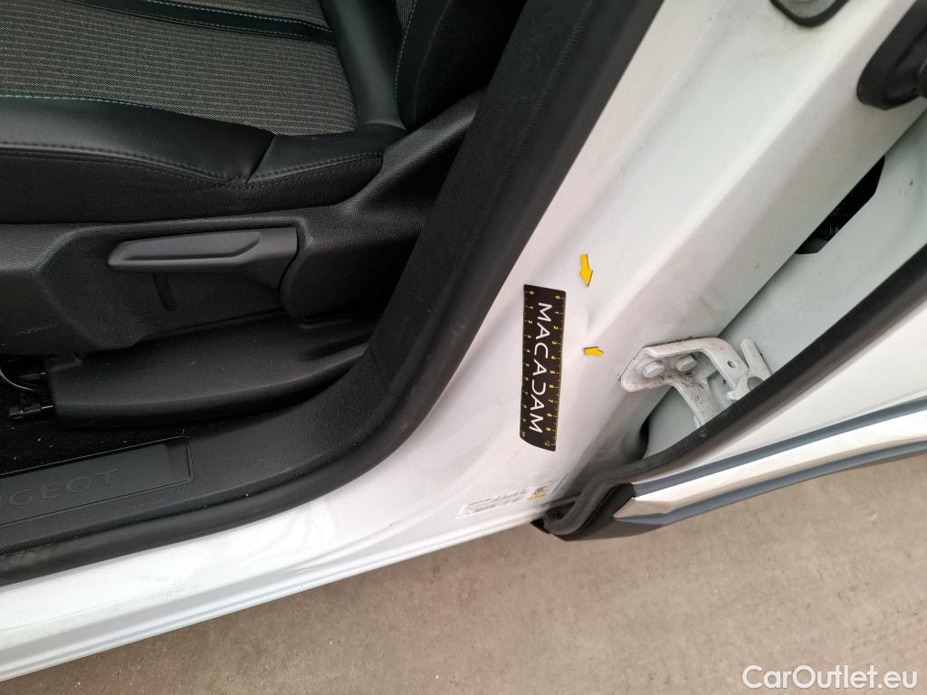  Peugeot  3008  II Allure Pack 1.5 HDi 130CV BVM6 E6d #21