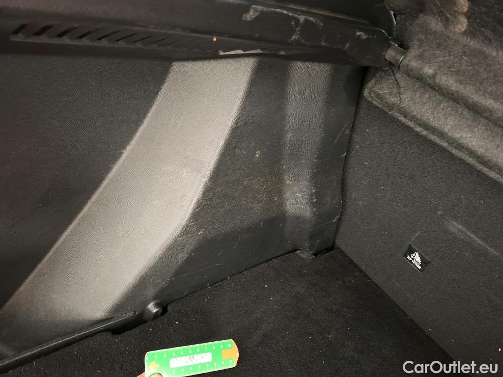  Peugeot  2008  Allure Pack 1.5 HDi 130CV BVA8 E6d #9