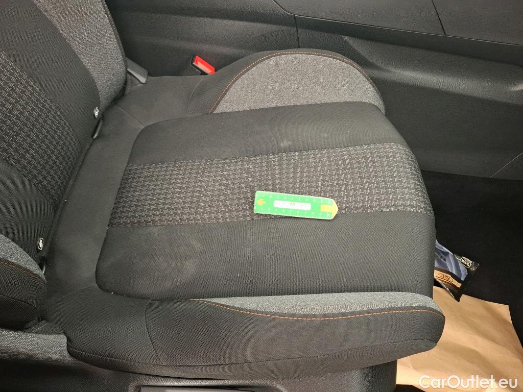  Peugeot  3008  Active Pack 1.5 HDi 130CV BVA8 E6d #51