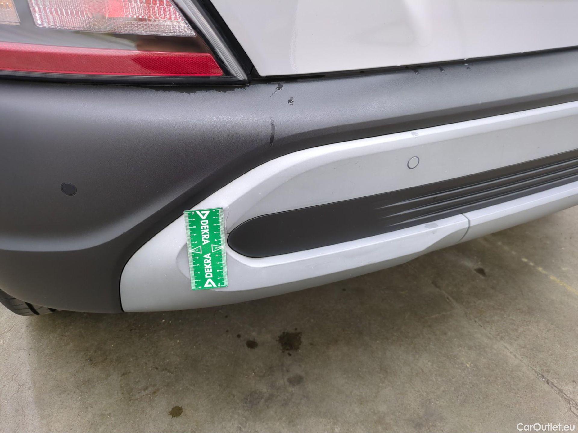  Hyundai  Konna HYUNDAI Kona / 2020 / 5P / SUV 1.0 T-GDI 120 HYBRID 48V BUSINESS #40