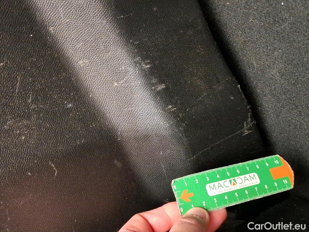  Peugeot  2008  Allure Pack 1.5 HDi 130CV BVA8 E6d #10