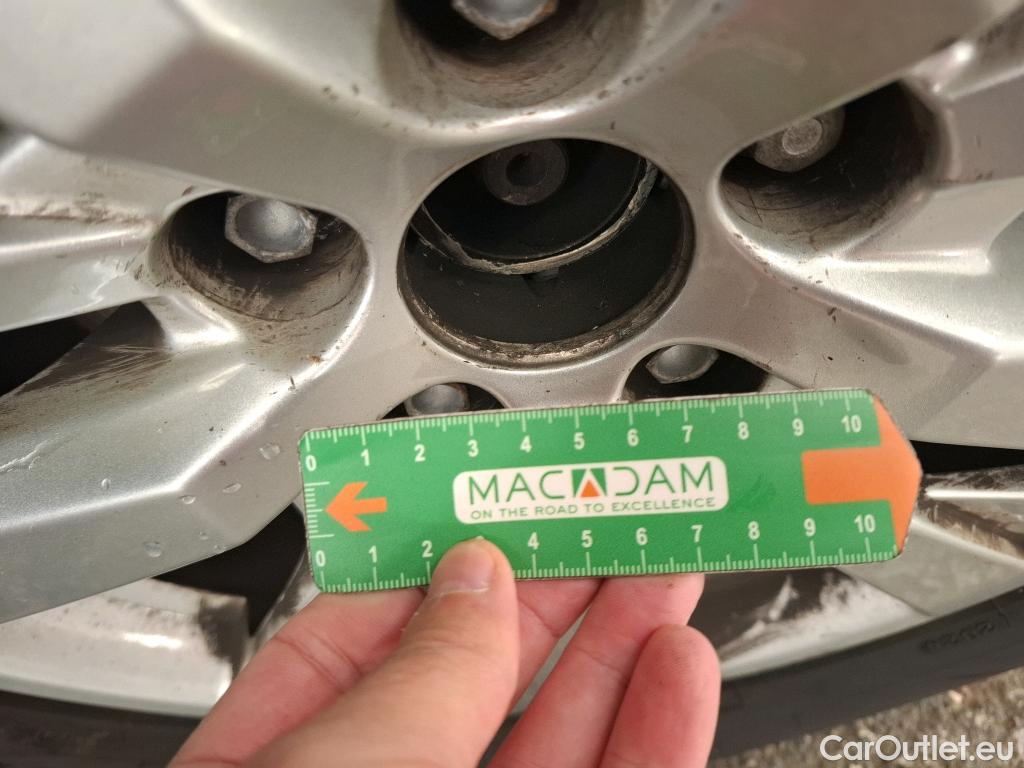  Peugeot  3008  Active Business 1.5 HDi 130CV BVA8 E6dT #40