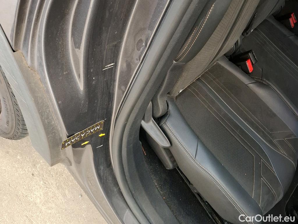  Peugeot  5008  GT Line 1.5 HDi 130CV BVA8 7 Sieges E6dT #14