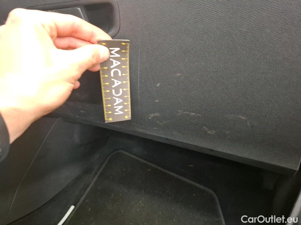  Peugeot  3008  Active Pack 1.5 HDi 130CV BVA8 E6d #38