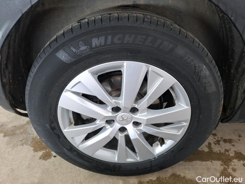  Peugeot  3008  Active Pack 1.5 HDi 130CV BVA8 E6d #40