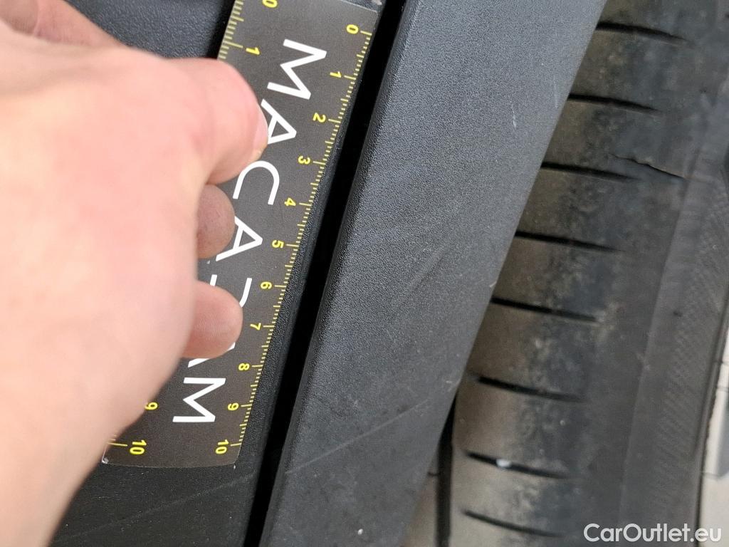  Peugeot  5008  Allure Pack 1.5 HDi 130CV BVA8 7 Sieges E6d #39