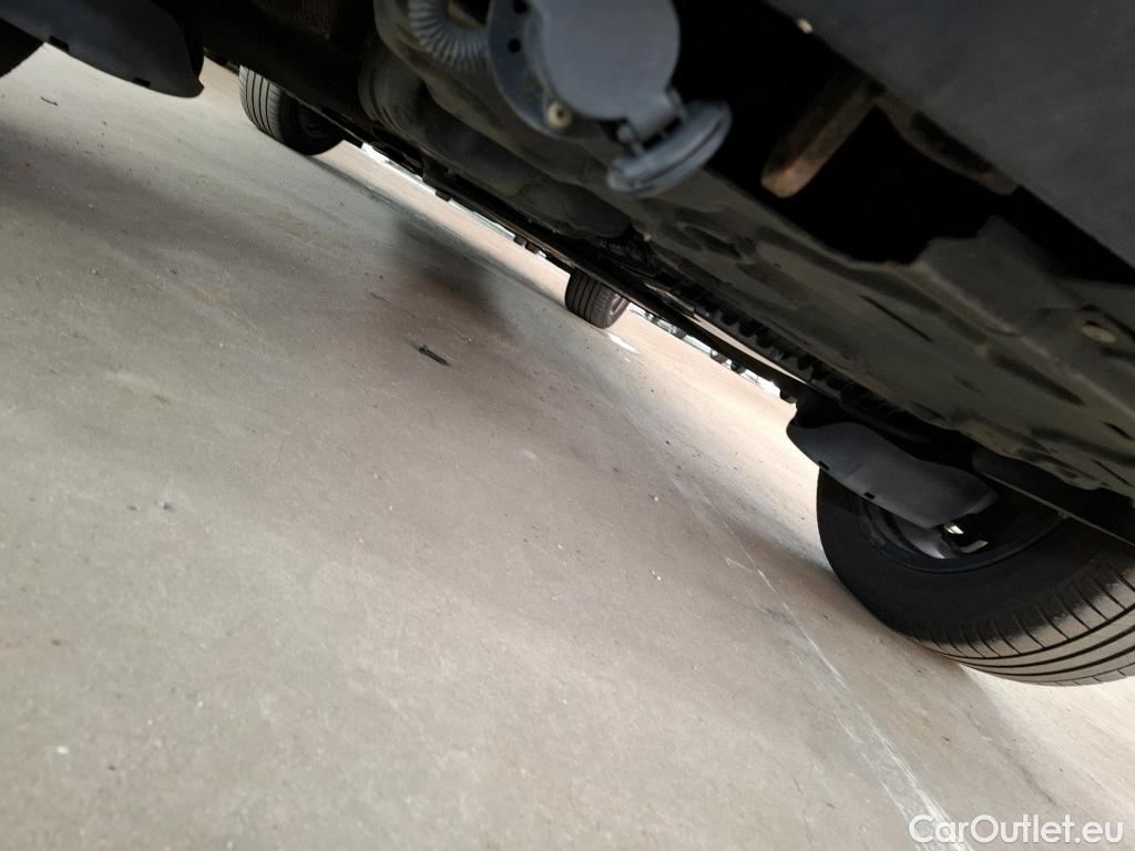  Peugeot  5008  GT Line 1.5 HDi 130CV BVA8 7 Sieges E6dT #3