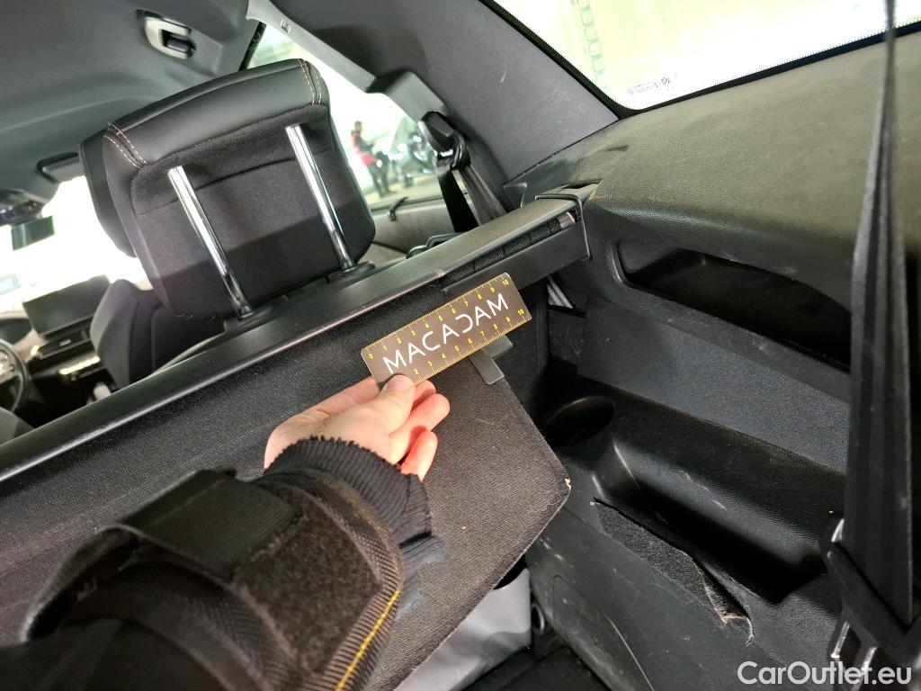  Peugeot  5008  GT Line 1.5 HDi 130CV BVA8 7 Sieges E6dT #8