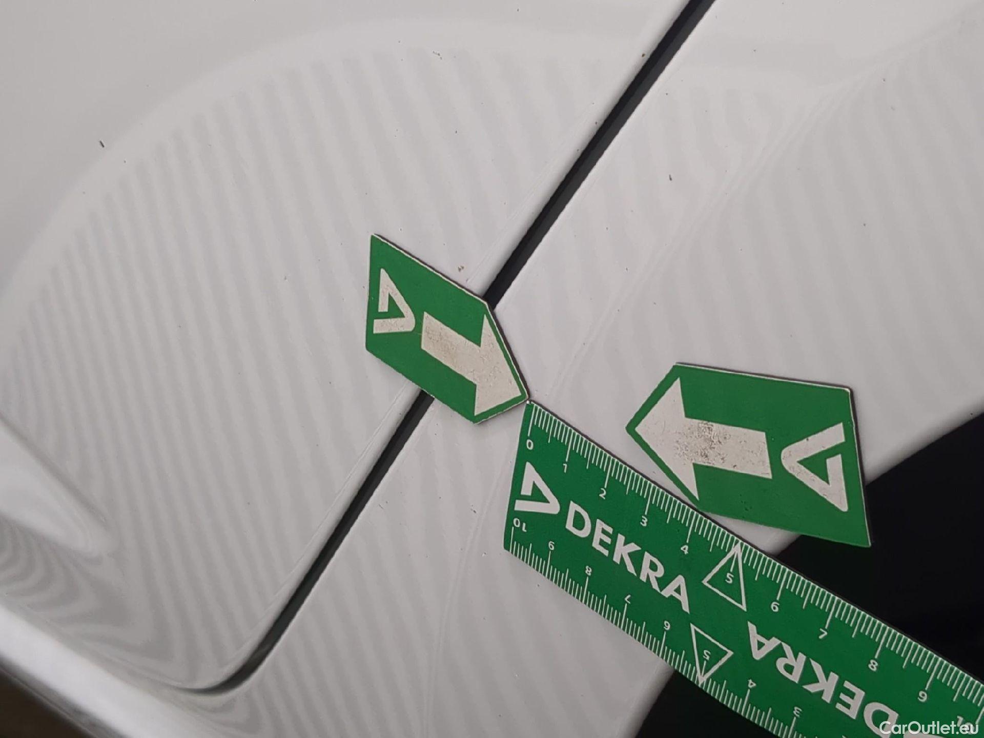  Renault  Megane RENAULT Mégane Berline / 2020 / 5P / Berline evolution TCe 140 #19