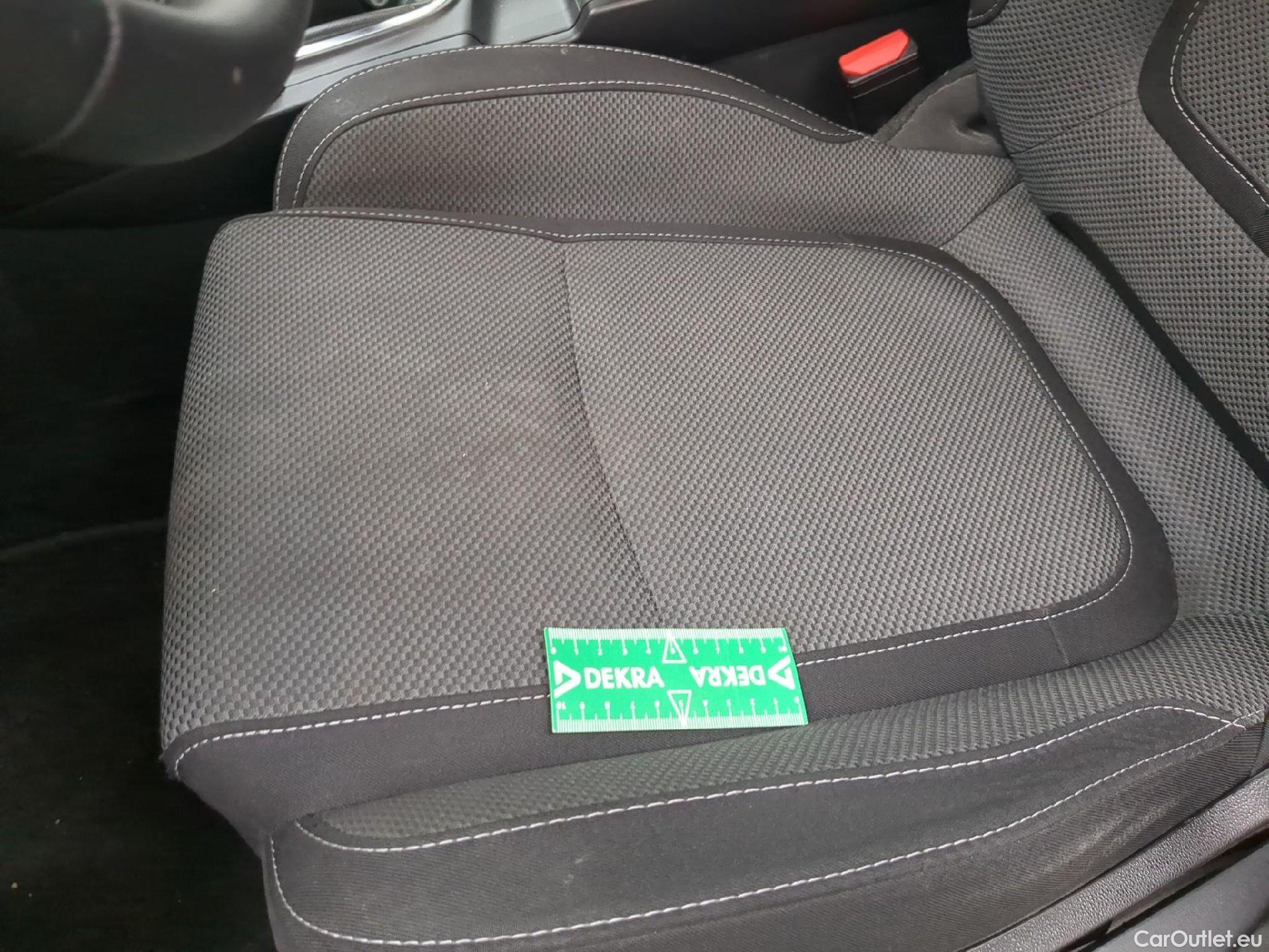  Renault  Megane RENAULT Mégane Berline / 2020 / 5P / Berline evolution TCe 140 #2