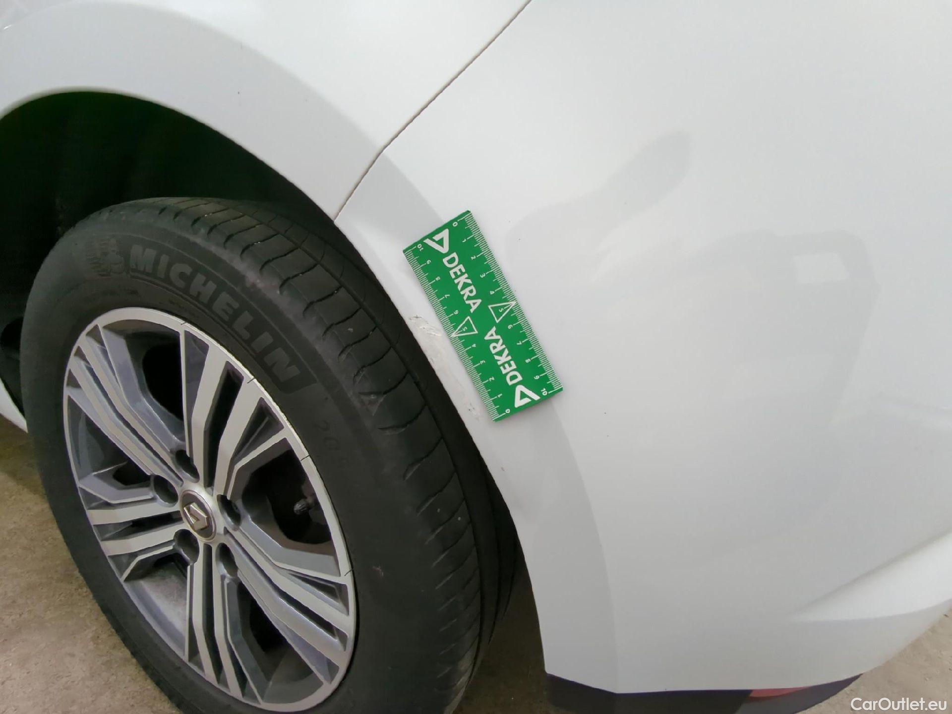  Renault  Megane RENAULT Mégane Berline / 2020 / 5P / Berline evolution TCe 140 #23