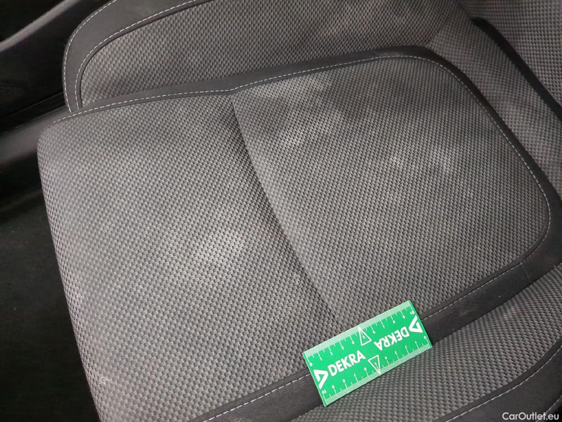  Renault  Megane RENAULT Mégane Berline / 2020 / 5P / Berline evolution TCe 140 #3