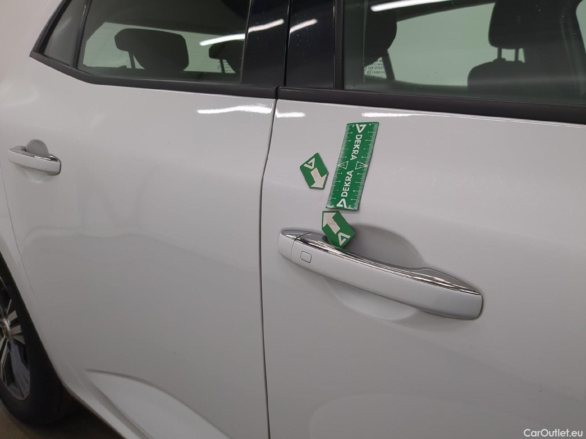  Renault  Megane RENAULT Mégane Berline / 2020 / 5P / Berline evolution TCe 140 #12