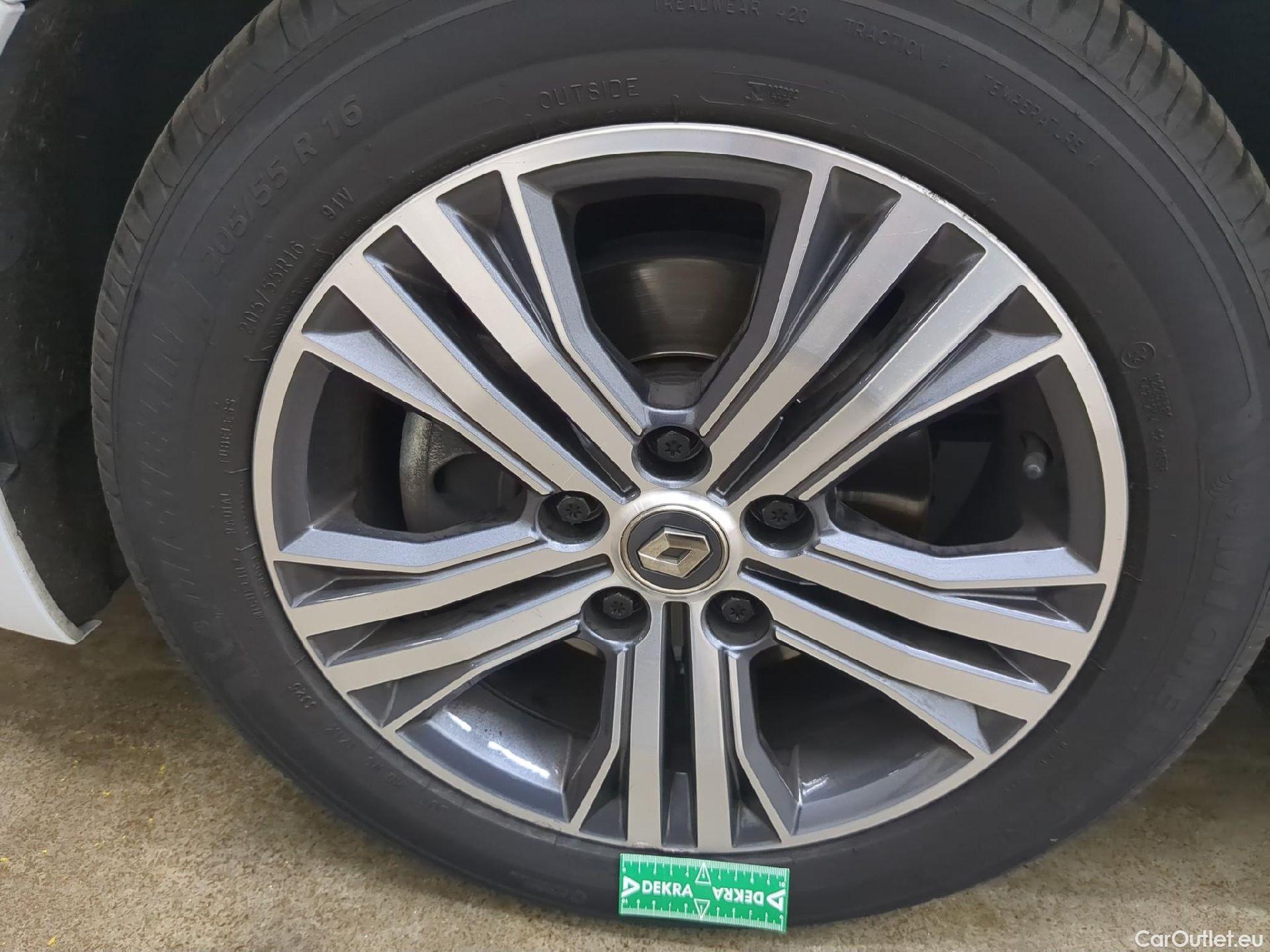  Renault  Megane RENAULT Mégane Berline / 2020 / 5P / Berline evolution TCe 140 #8