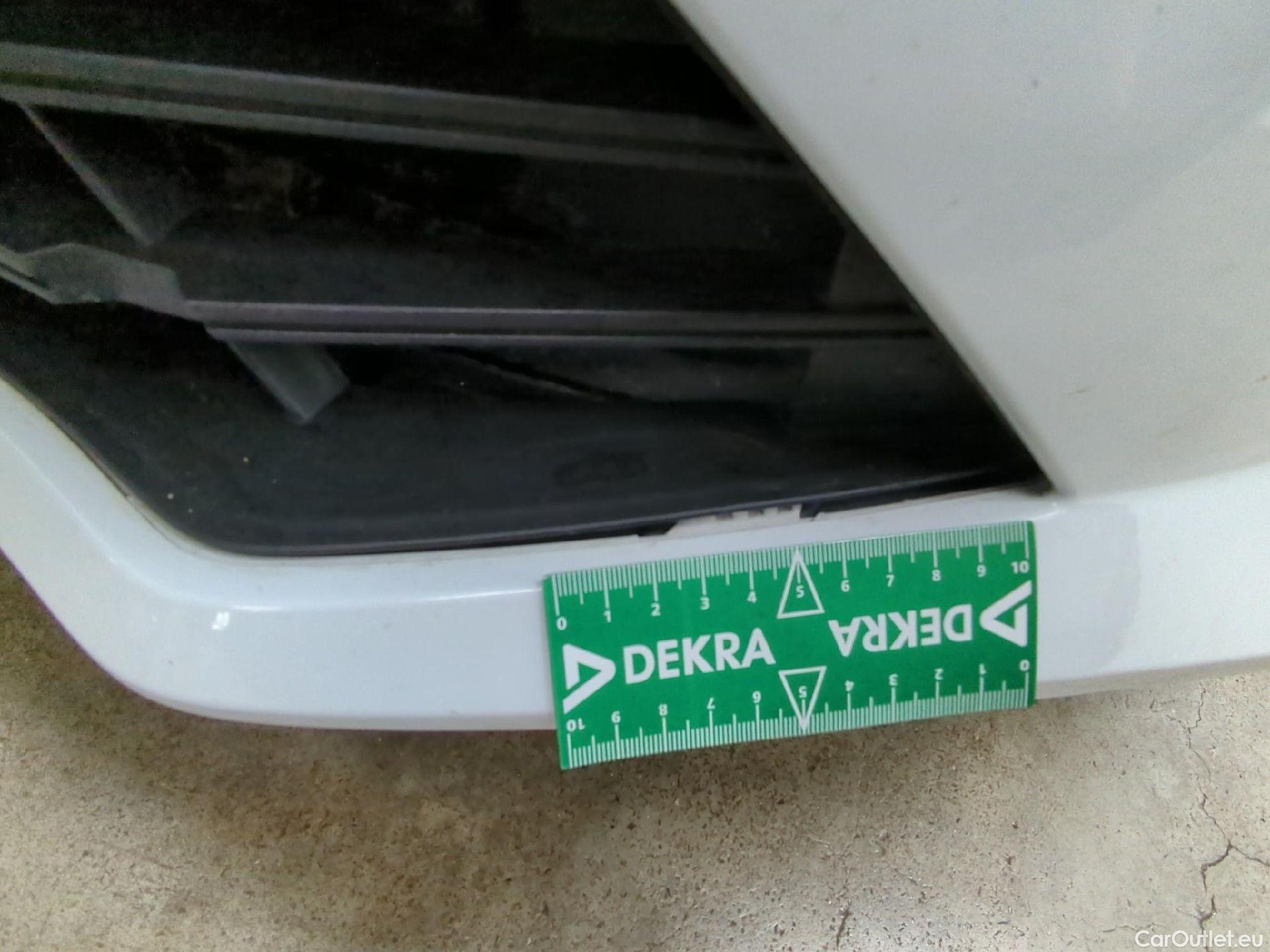  Renault  Megane RENAULT Mégane Berline / 2020 / 5P / Berline evolution TCe 140 #13