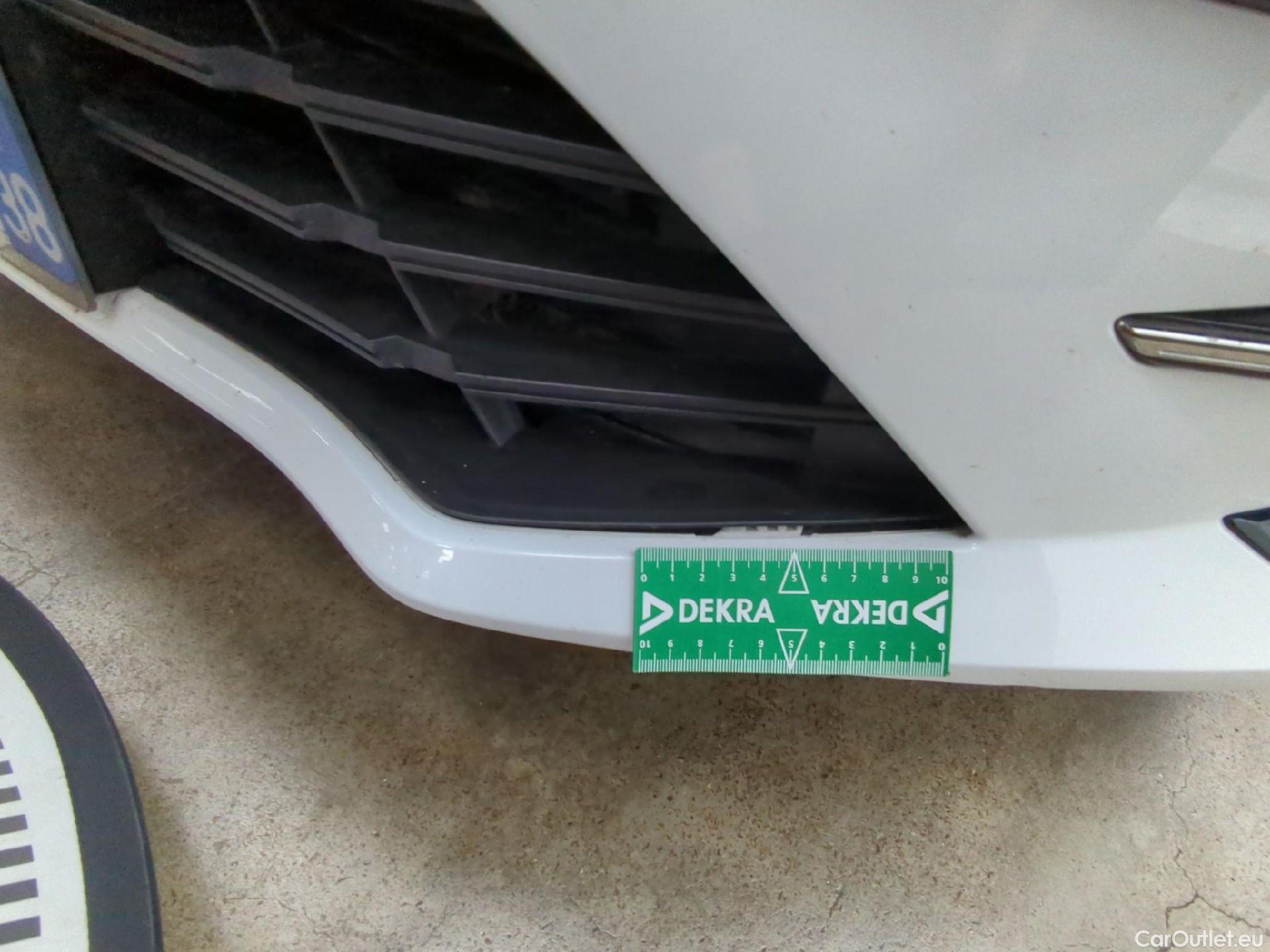  Renault  Megane RENAULT Mégane Berline / 2020 / 5P / Berline evolution TCe 140 #14