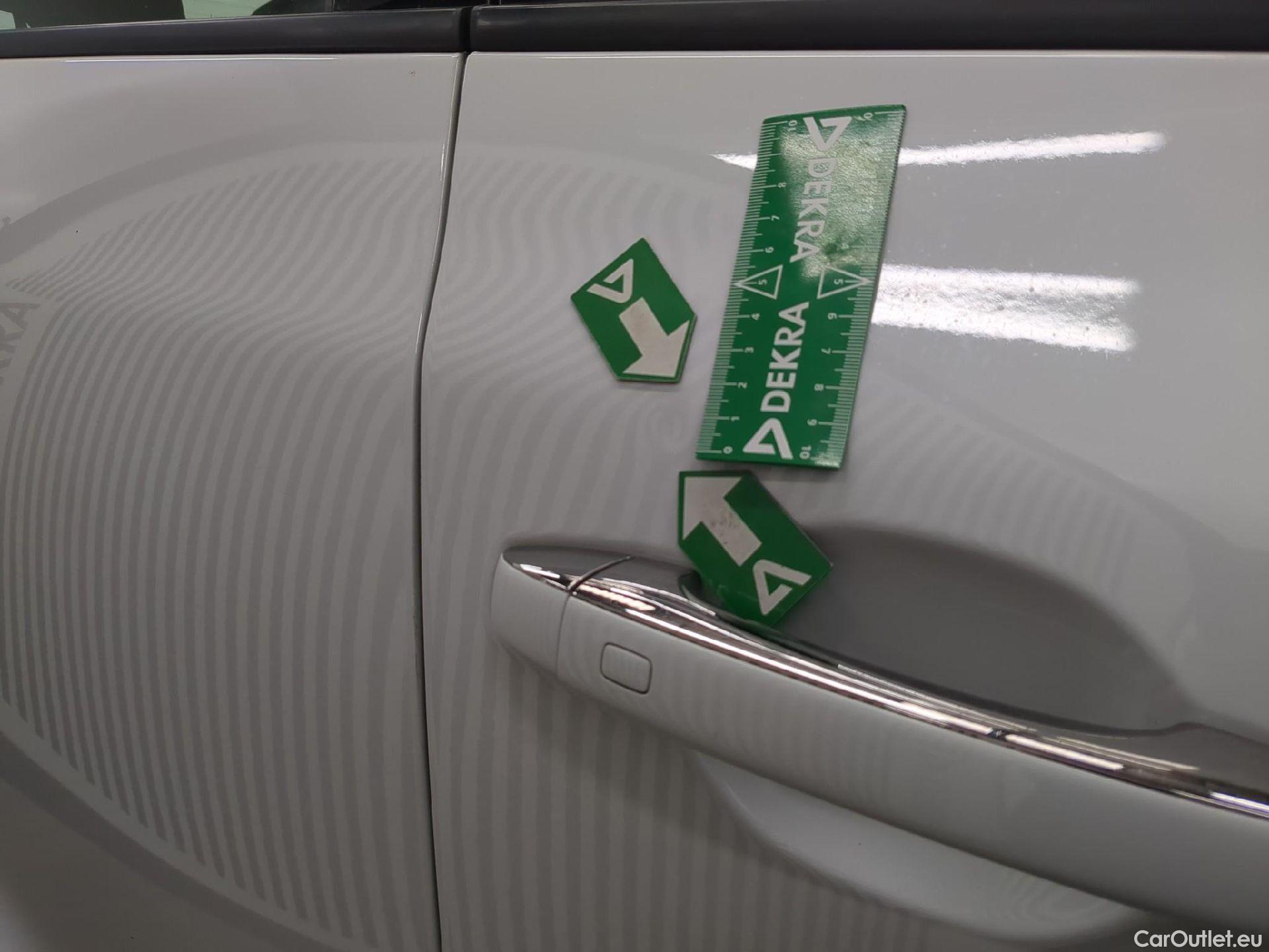  Renault  Megane RENAULT Mégane Berline / 2020 / 5P / Berline evolution TCe 140 #11