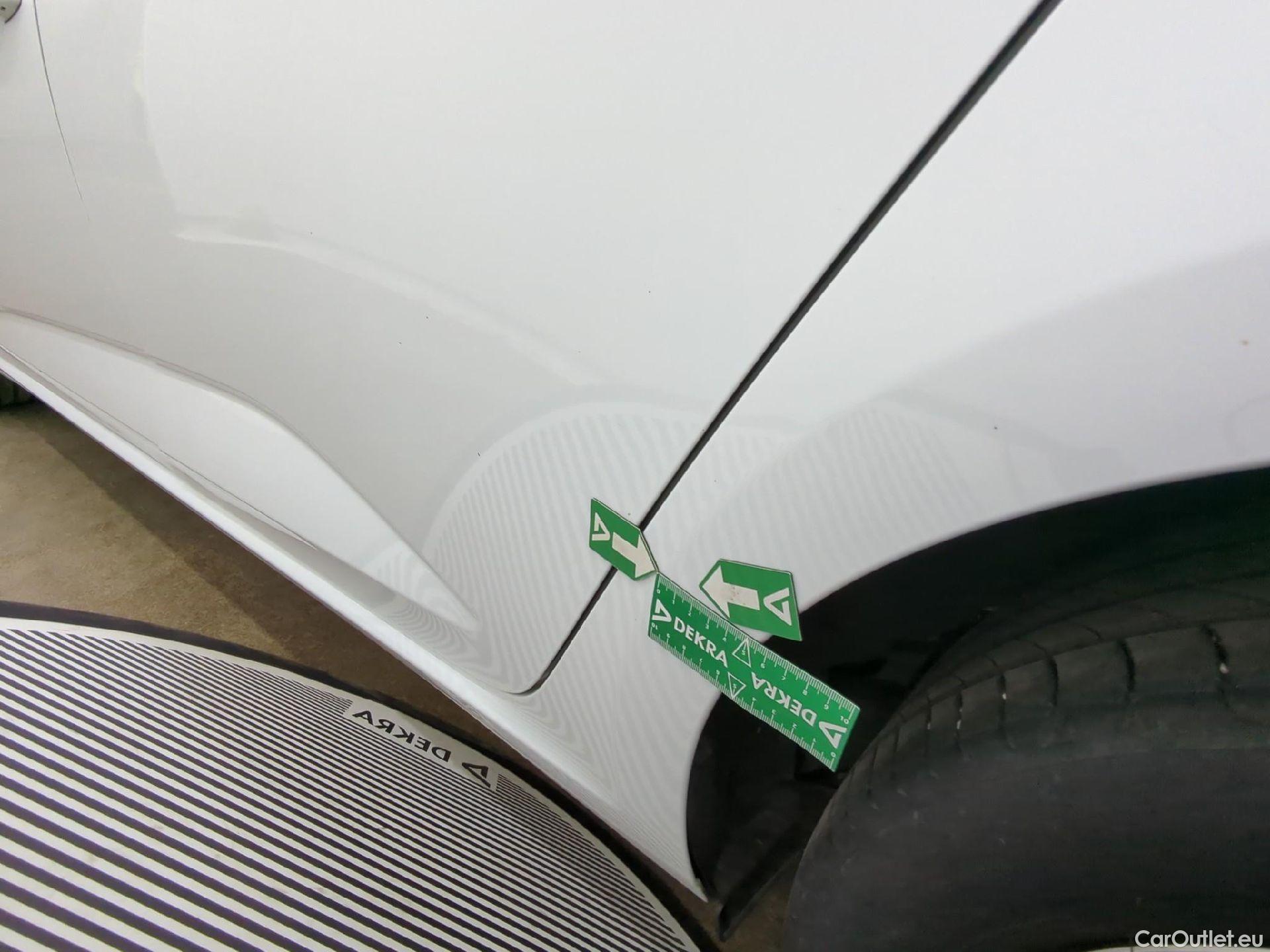  Renault  Megane RENAULT Mégane Berline / 2020 / 5P / Berline evolution TCe 140 #20