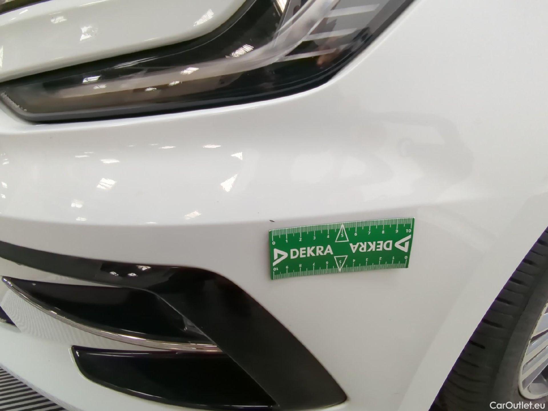  Renault  Megane RENAULT Mégane Berline / 2020 / 5P / Berline evolution TCe 140 #17