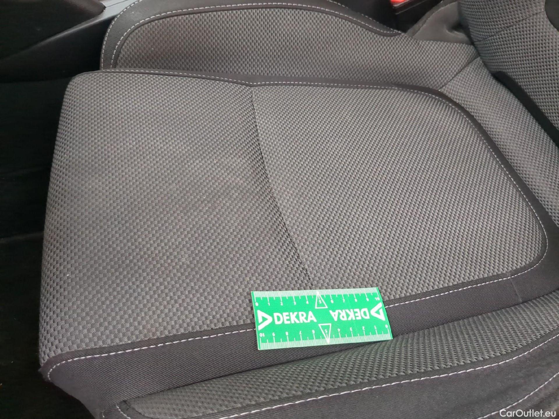  Renault  Megane RENAULT Mégane Berline / 2020 / 5P / Berline evolution TCe 140 #1