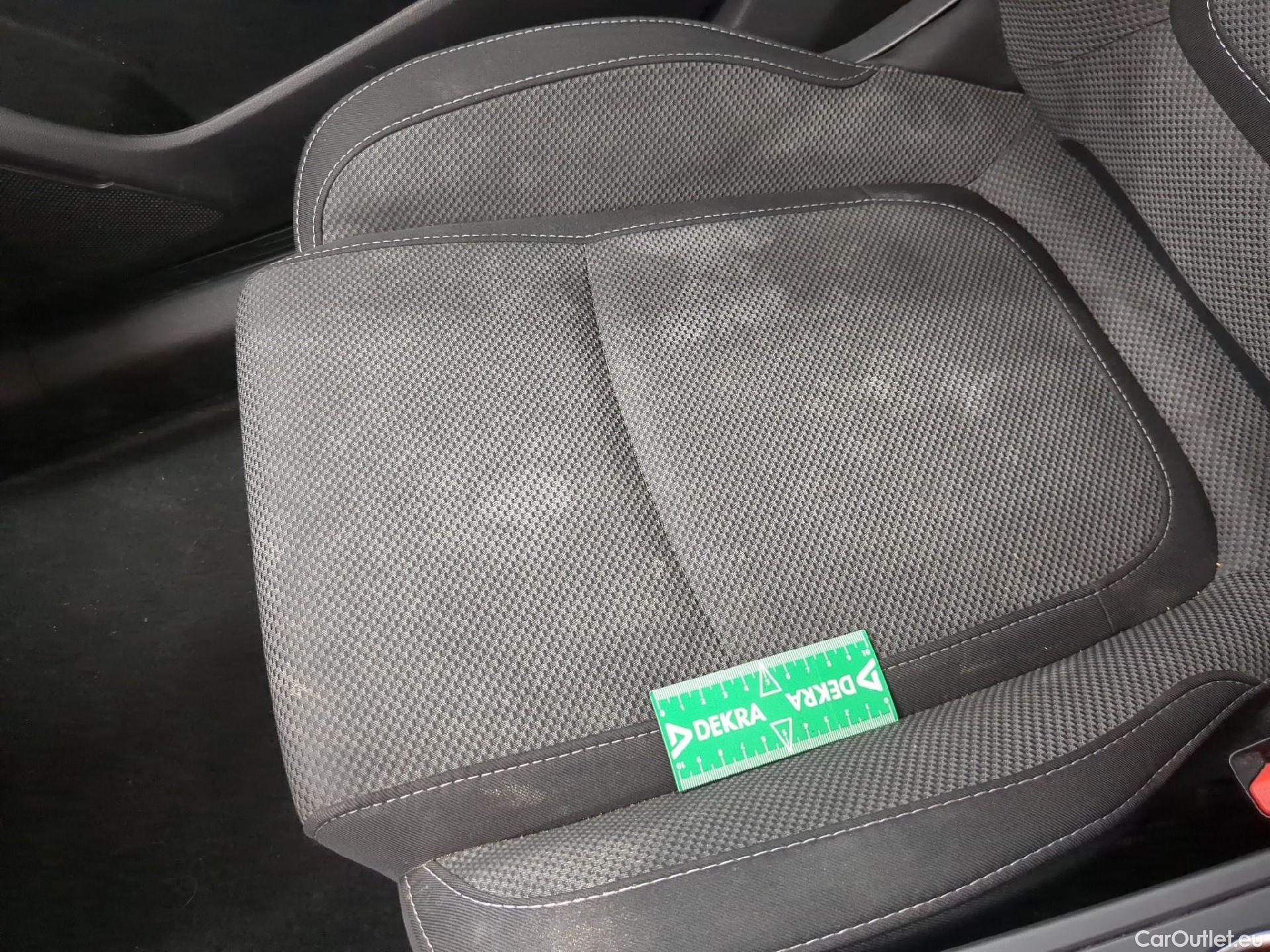  Renault  Megane RENAULT Mégane Berline / 2020 / 5P / Berline evolution TCe 140 #5