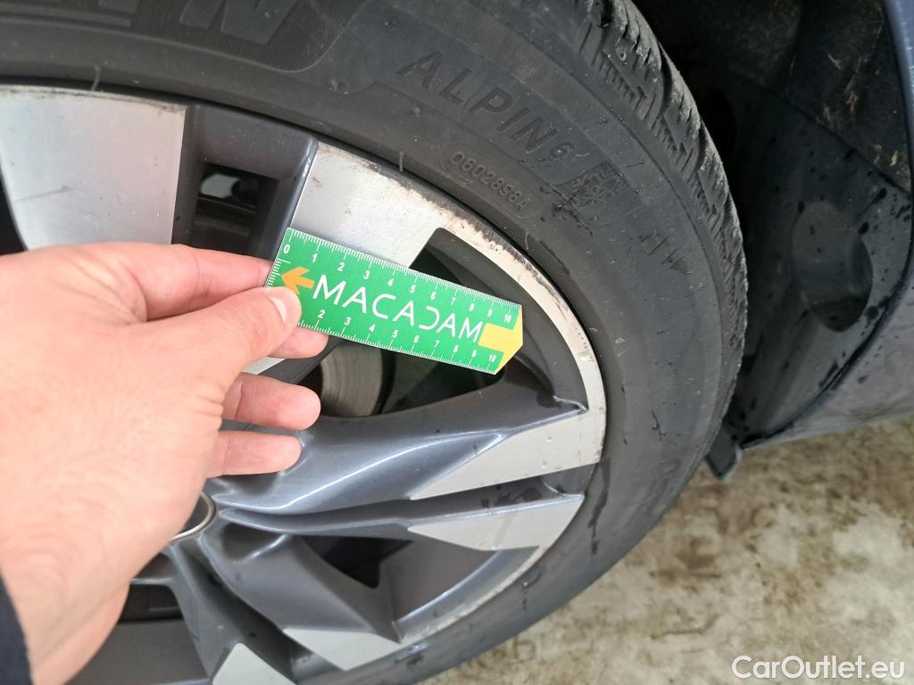  Renault  Megane  IV Berline 5pt. Intens 1.5 dCi 115CV BVA7 E6dT #33