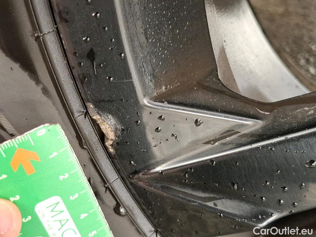  Volkswagen  Tiguan VOLKSWAGEN  / 2020 / 5P / SUV 2.0 TDI 150 DSG7 R-Line #3