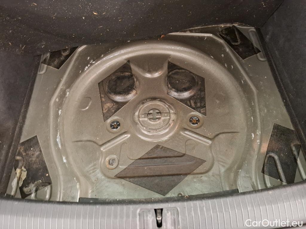  Volkswagen  Tiguan VOLKSWAGEN  / 2020 / 5P / SUV 2.0 TDI 150 DSG7 R-Line #28