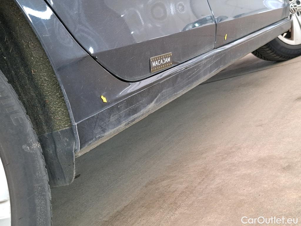  Volkswagen  Golf  VOLKSWAGEN / 2020 / 5P / Berline 1.0 eTSI OPF 110 DSG7 Life Business 1st #2