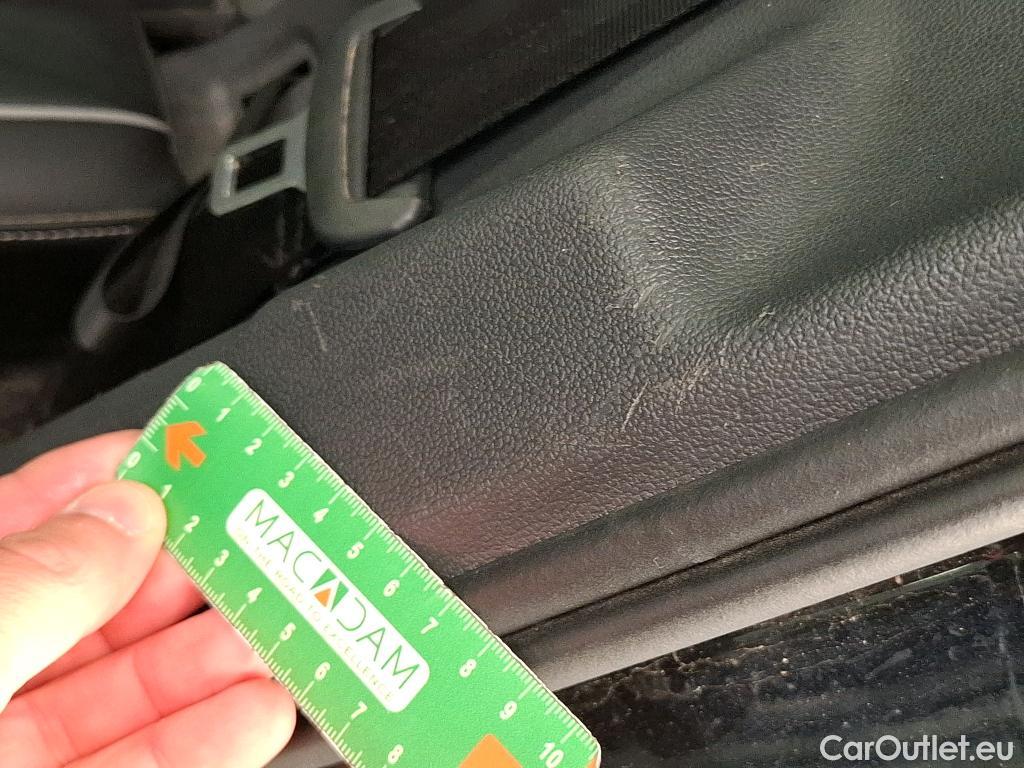  Volkswagen  Tiguan VOLKSWAGEN  / 2020 / 5P / SUV 2.0 TDI 150 DSG7 R-Line #26